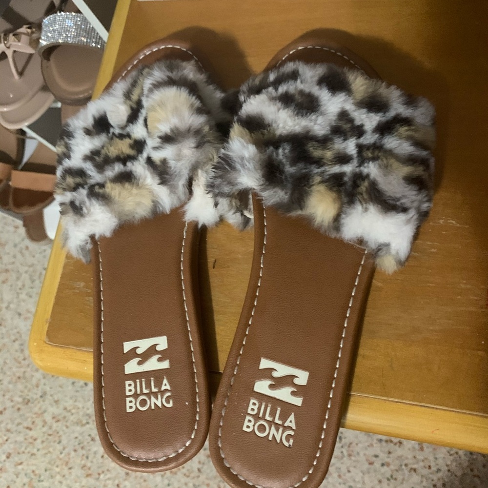 Billabong Fluffy Leopard Slides sz7